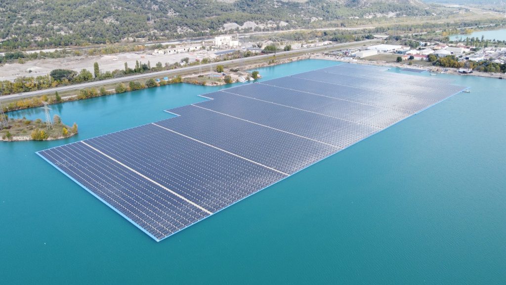 Omexom builds floating solar farm on decomissioned mining site, a renewable energy asset for the community of Peyrolles-in-Provence