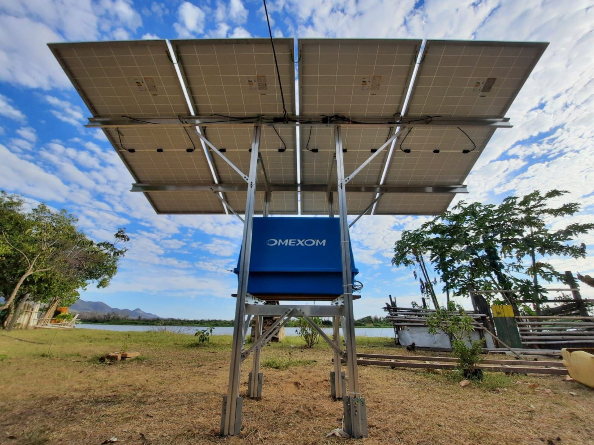 Elevated solar power installation in Brazil’s Pantanal region providing renewable electricity while minimizing impact on wetlands