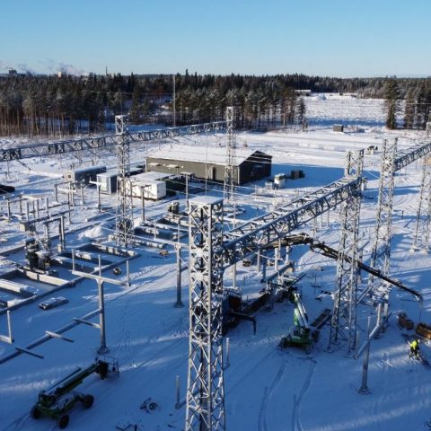 Omexom specialists working together on grid infrastructure