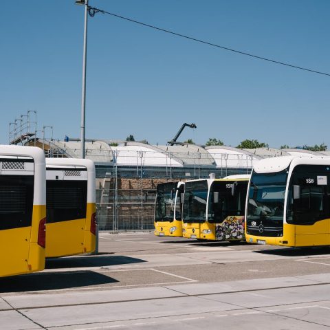 Electric buses parked at Stuttgart’s new SSB depot, illustrating sustainable public transport infrastructure, electric mobility, and low‑carbon urban transit solutions