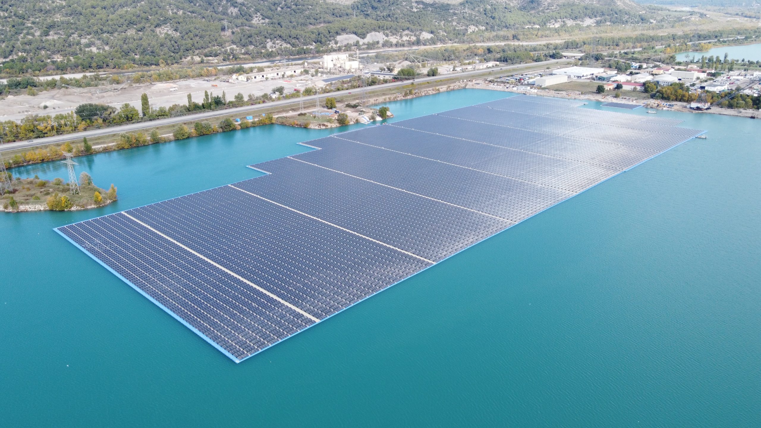 Omexom builds floating solar farm on decomissioned mining site, a renewable energy asset for the community of Peyrolles-in-Provence