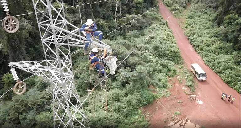 Omexom constructed a 105-km, 90-kV high-voltage transmission line to help increase the network’s reliability and bring electricity to around 150 localities in the East Region of Cameroon.